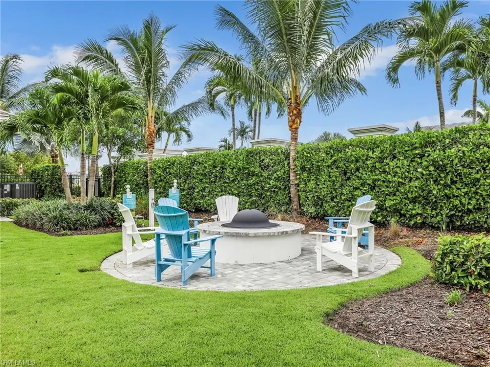 2543 Seychelles Drive #605 Naples, FL 34112