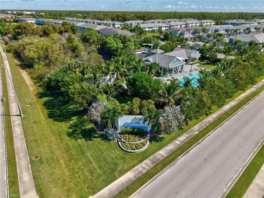 2543 Seychelles Drive #605 Naples, FL 34112