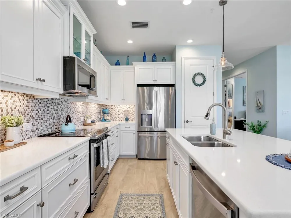 2543 Seychelles Drive #605 Naples, FL 34112