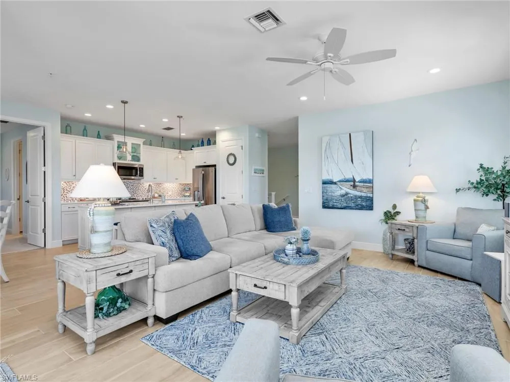 2543 Seychelles Drive #605 Naples, FL 34112