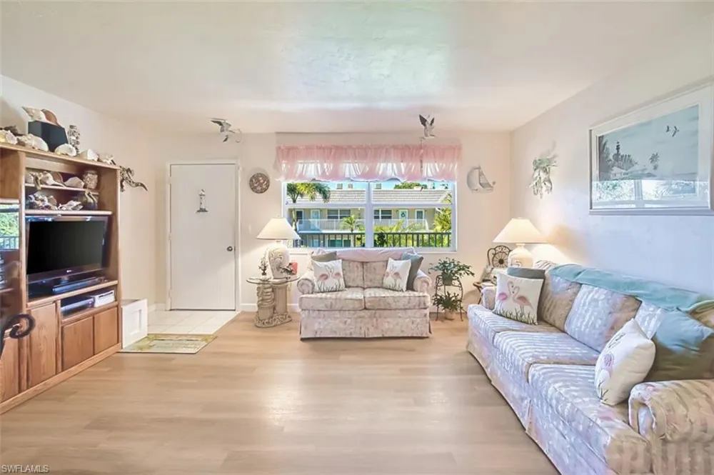 601 Periwinkle Way #D-7 Sanibel, FL 33957