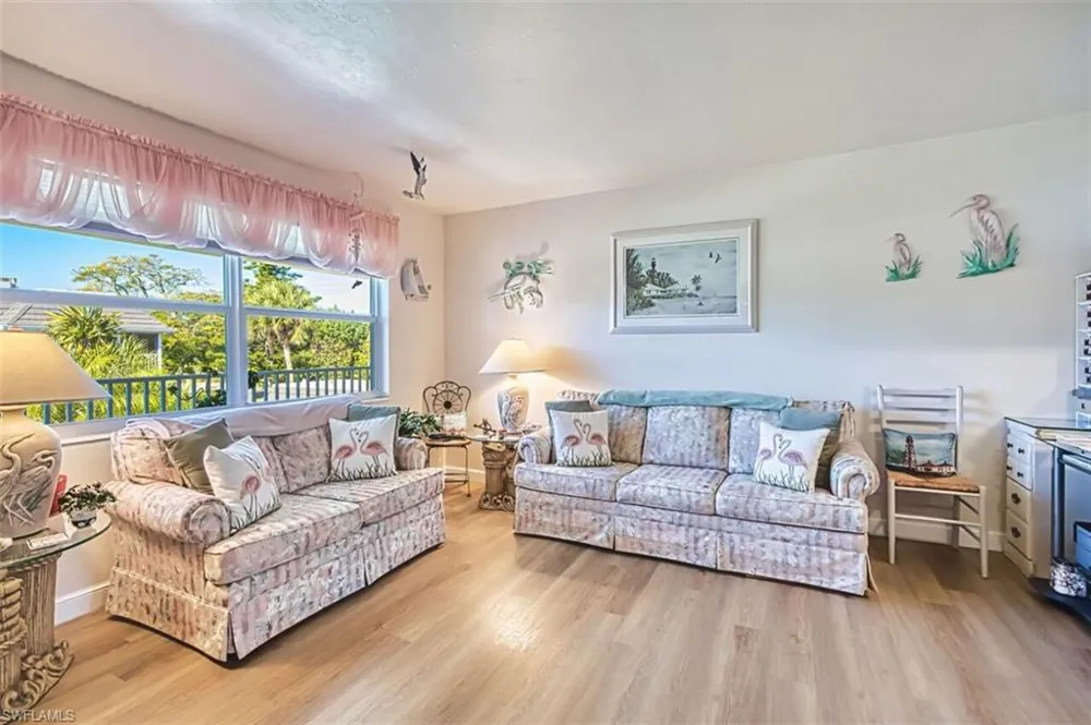 601 Periwinkle Way #D-7 Sanibel, FL 33957