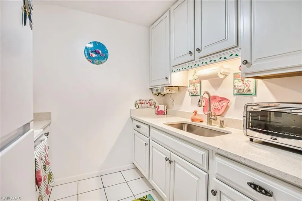 601 Periwinkle Way #D-7 Sanibel, FL 33957