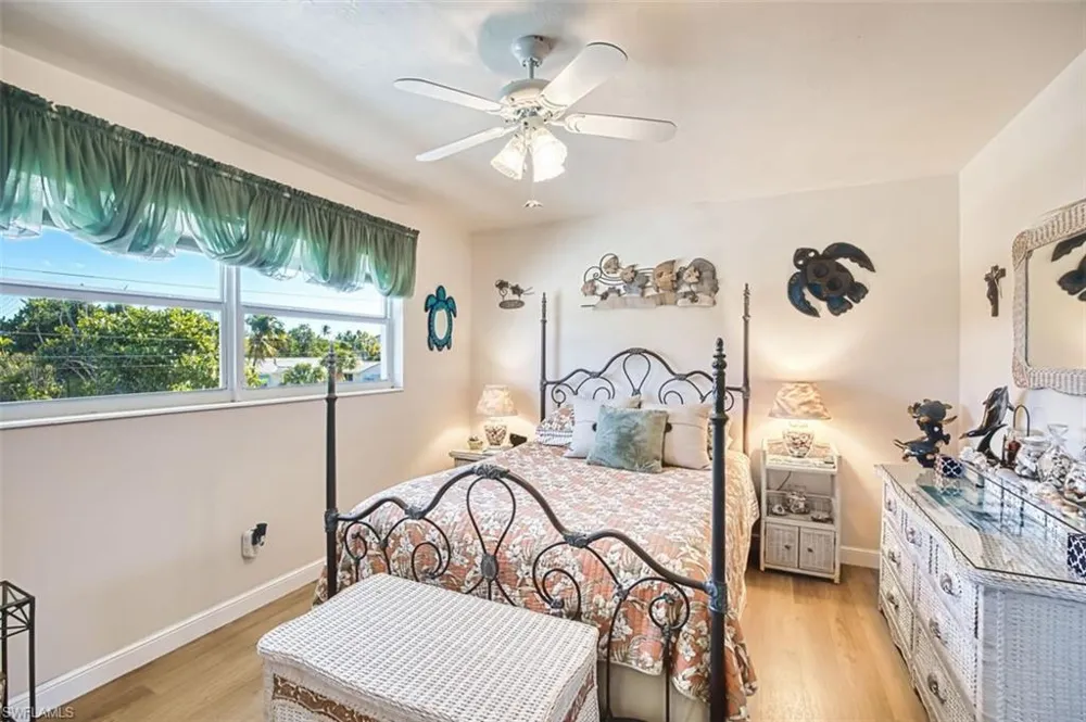 601 Periwinkle Way #D-7 Sanibel, FL 33957
