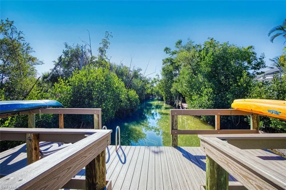 601 Periwinkle Way #D-7 Sanibel, FL 33957