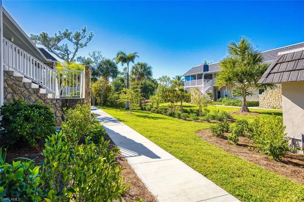 601 Periwinkle Way #D-7 Sanibel, FL 33957