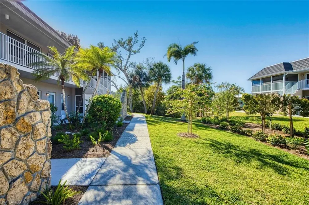 601 Periwinkle Way #D-7 Sanibel, FL 33957