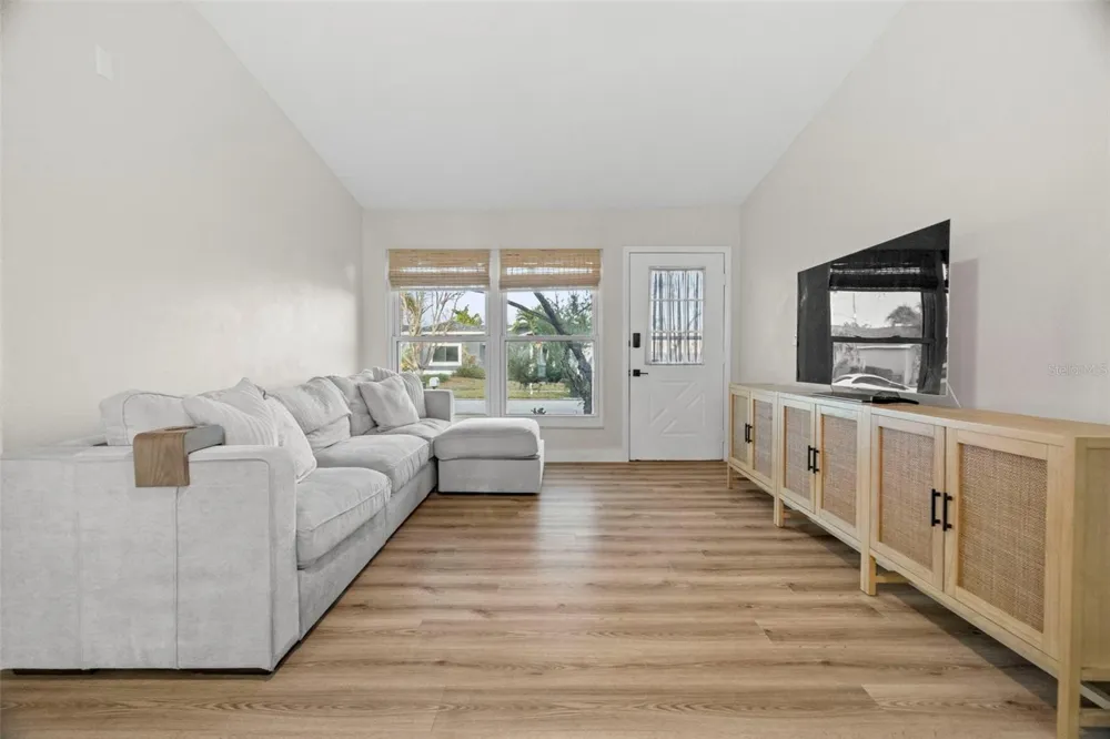 6500 BRIAR RIDGE COURT Pinellas Park, FL 33782
