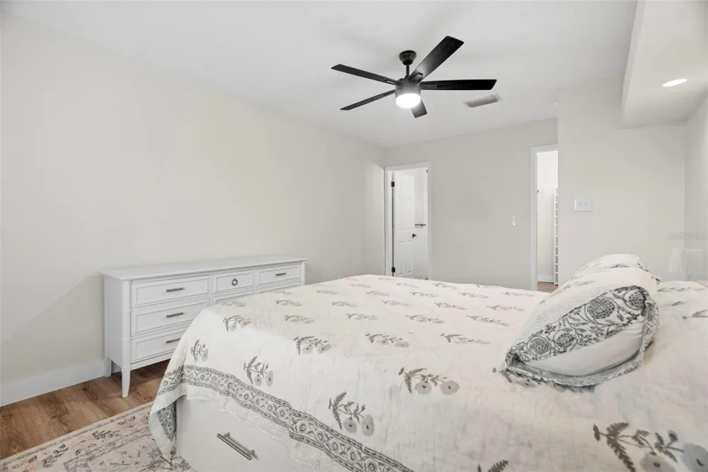 6500 BRIAR RIDGE COURT Pinellas Park, FL 33782