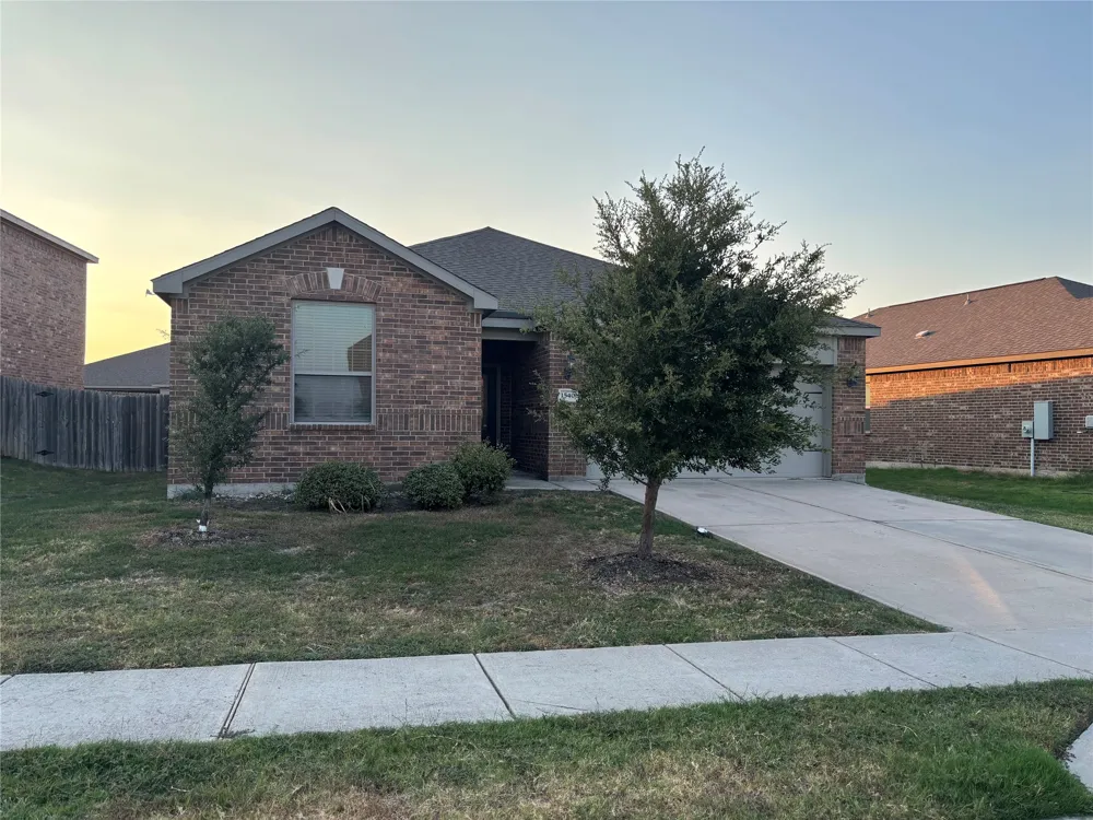1540 Park Trails Princeton, TX 75407