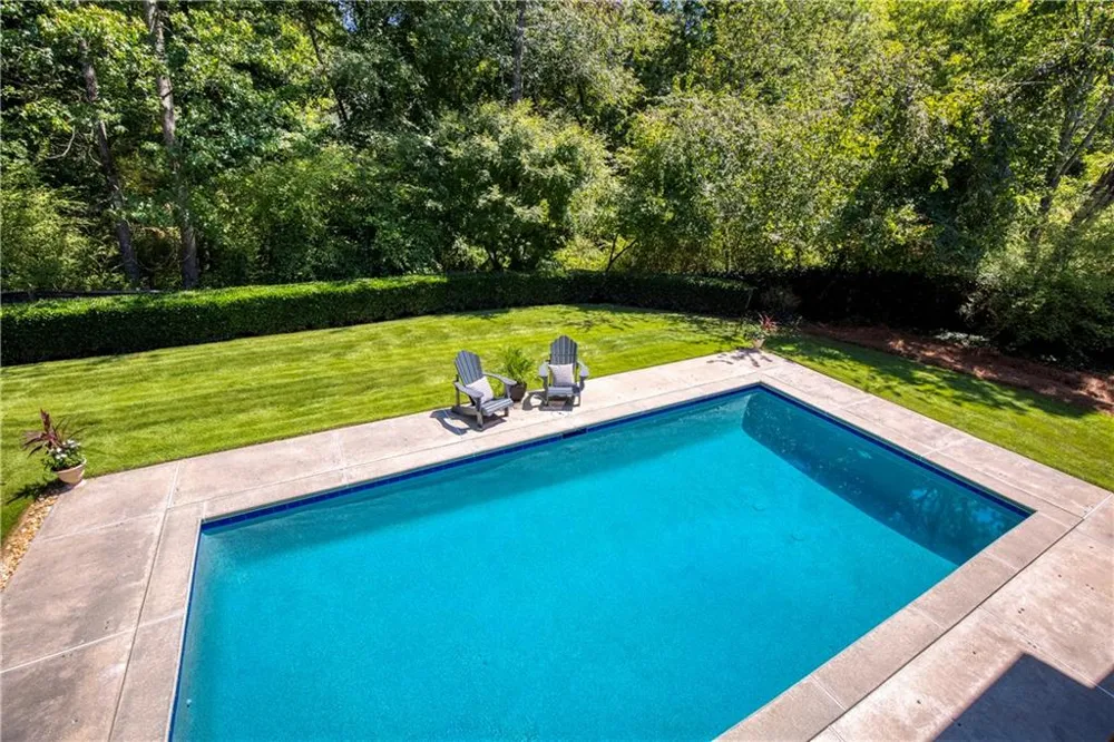 1175 Jennifer Oaks Drive Alpharetta, GA 30004