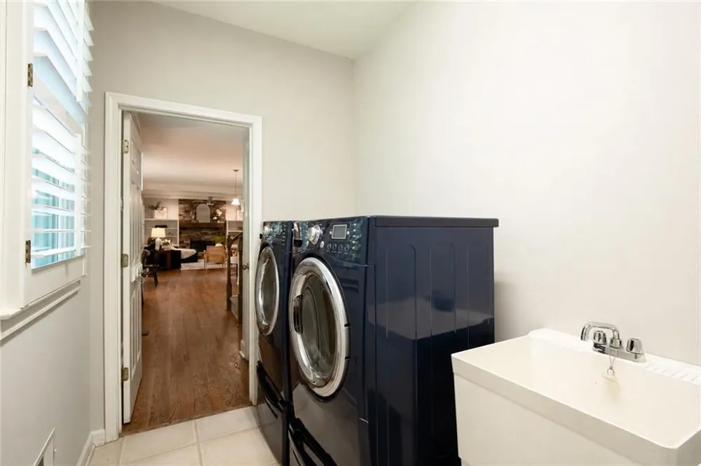 1175 Jennifer Oaks Drive Alpharetta, GA 30004