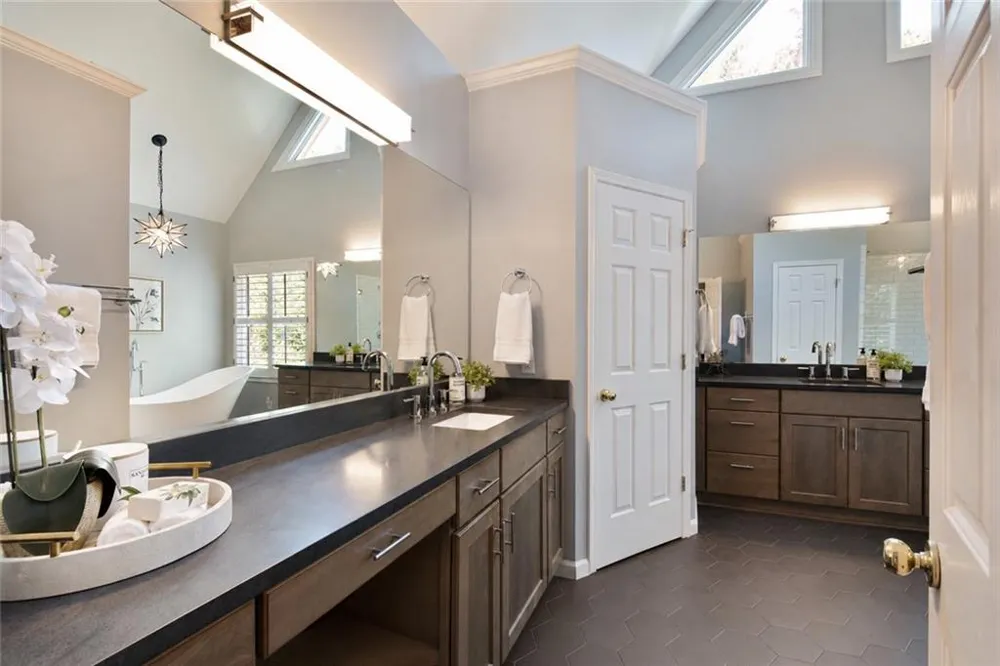 1175 Jennifer Oaks Drive Alpharetta, GA 30004