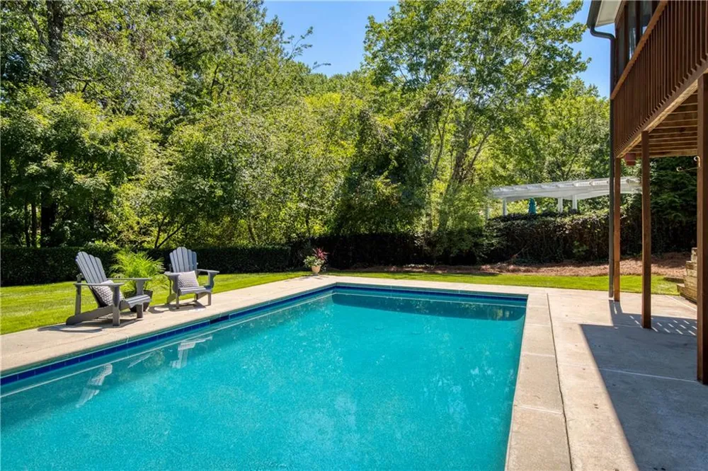 1175 Jennifer Oaks Drive Alpharetta, GA 30004