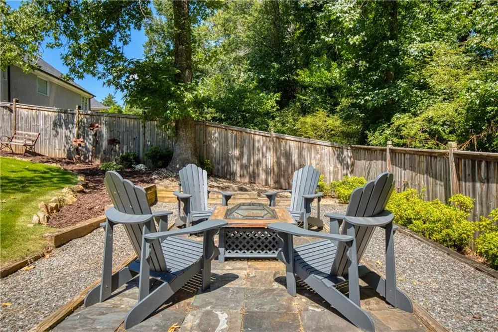 1175 Jennifer Oaks Drive Alpharetta, GA 30004