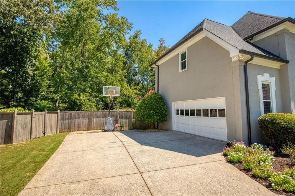 1175 Jennifer Oaks Drive Alpharetta, GA 30004