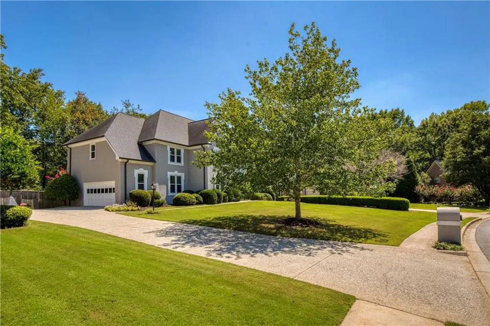 1175 Jennifer Oaks Drive Alpharetta, GA 30004