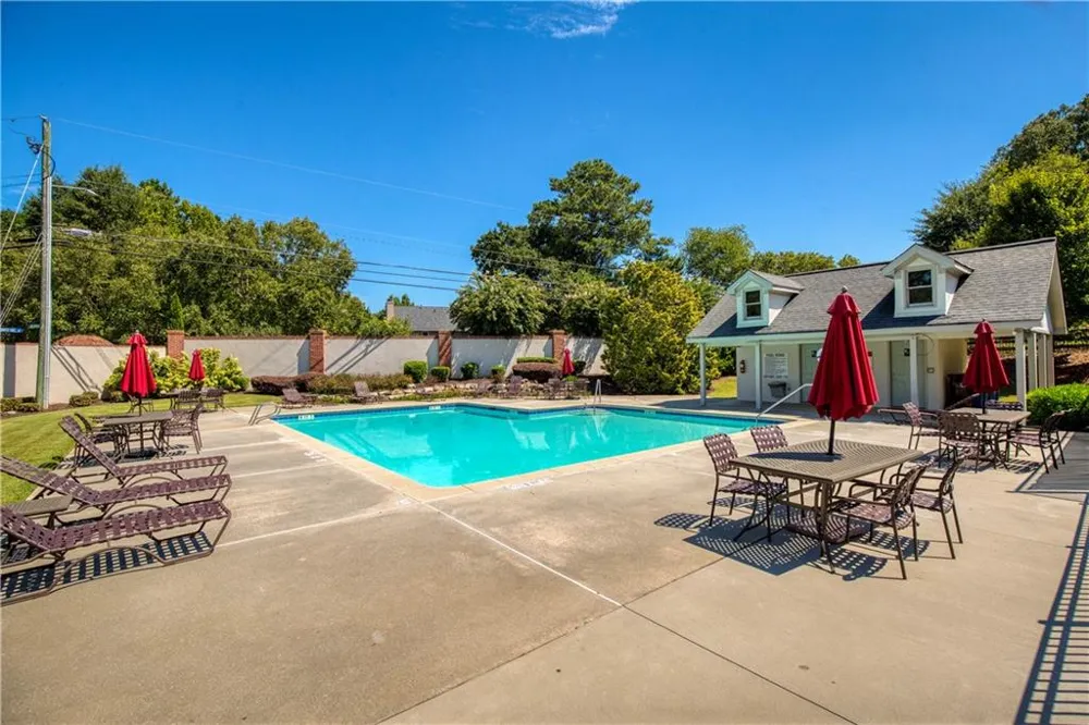 1175 Jennifer Oaks Drive Alpharetta, GA 30004