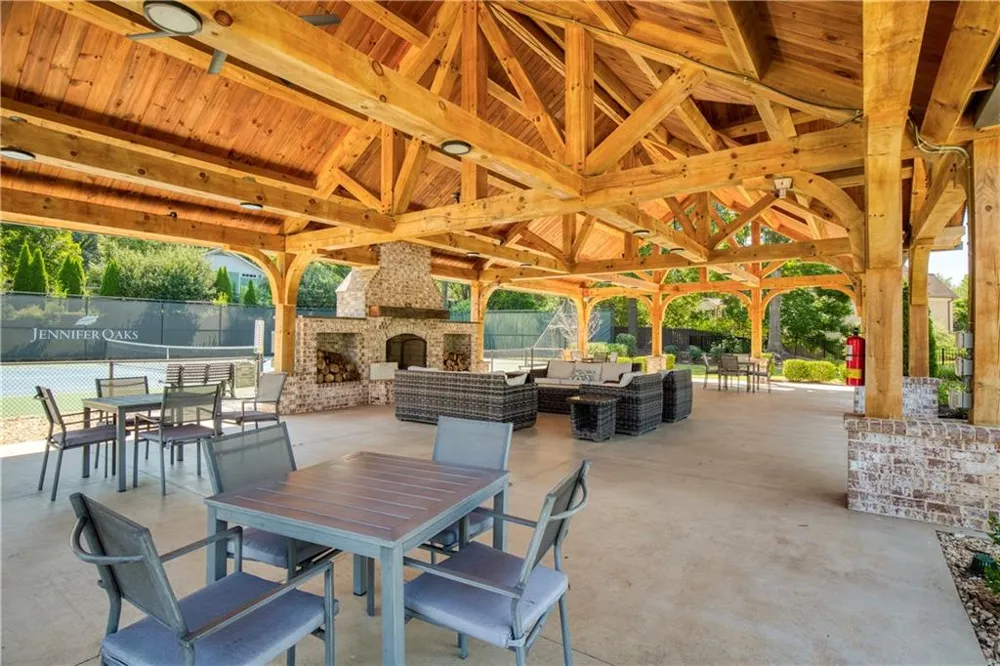 1175 Jennifer Oaks Drive Alpharetta, GA 30004