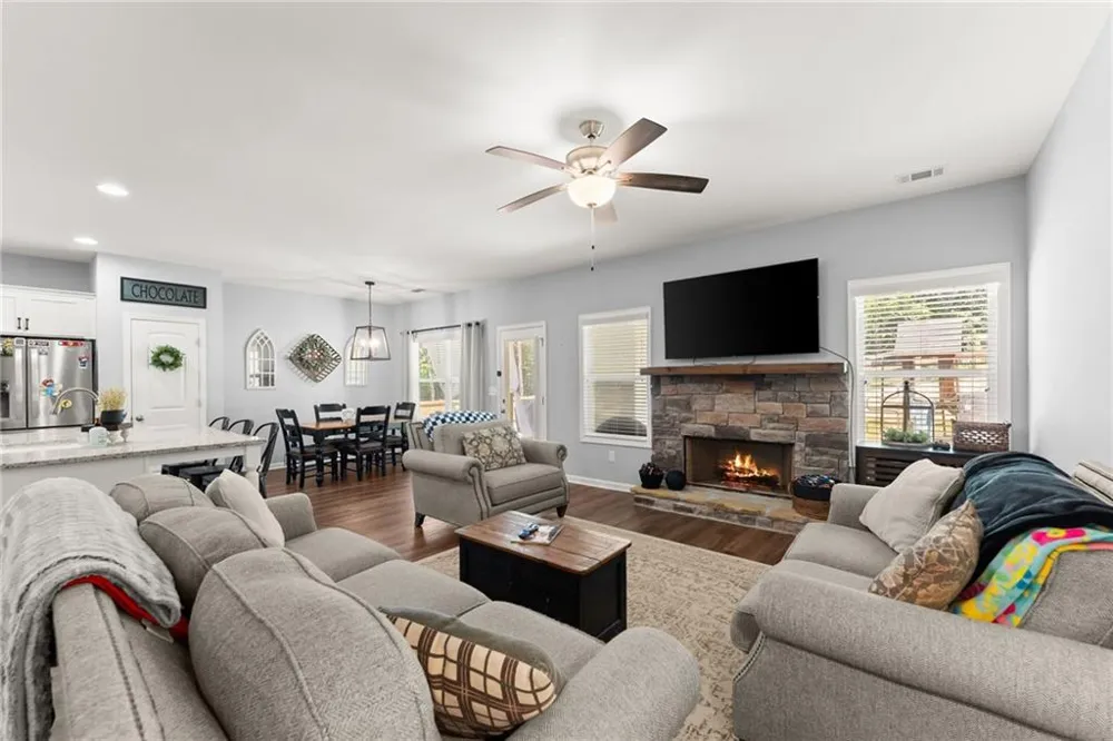 6588 River Station Drive Lula, GA 30554