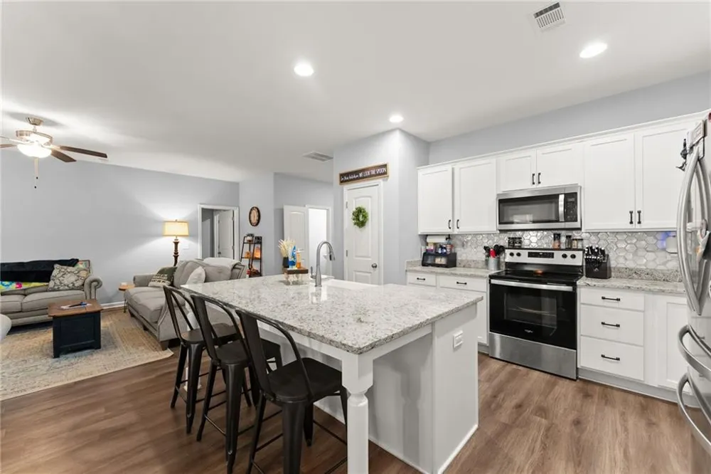 6588 River Station Drive Lula, GA 30554