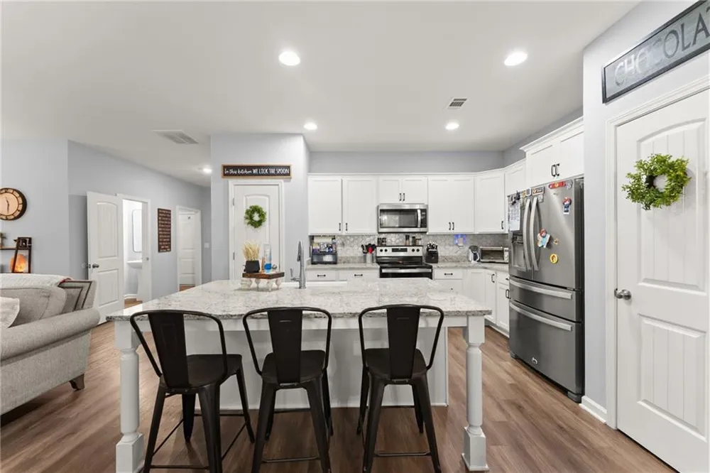 6588 River Station Drive Lula, GA 30554