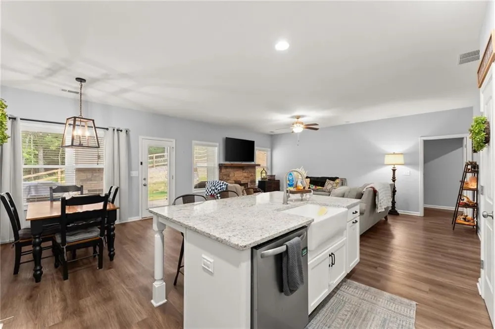6588 River Station Drive Lula, GA 30554