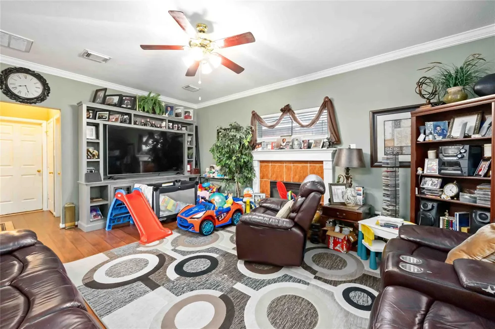 602 Beverly Circle Stafford, TX 77477