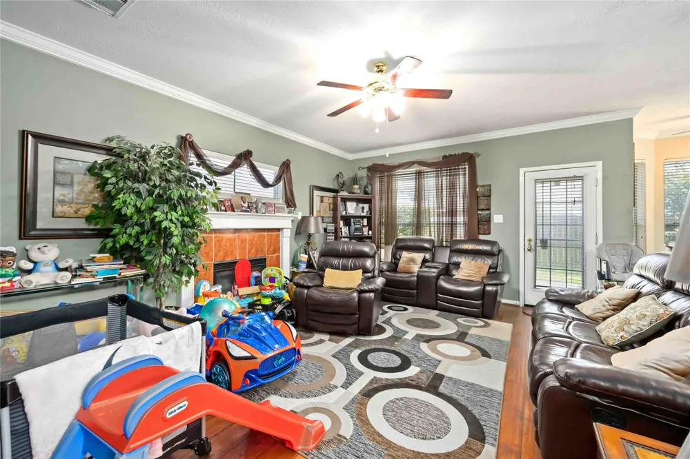 602 Beverly Circle Stafford, TX 77477