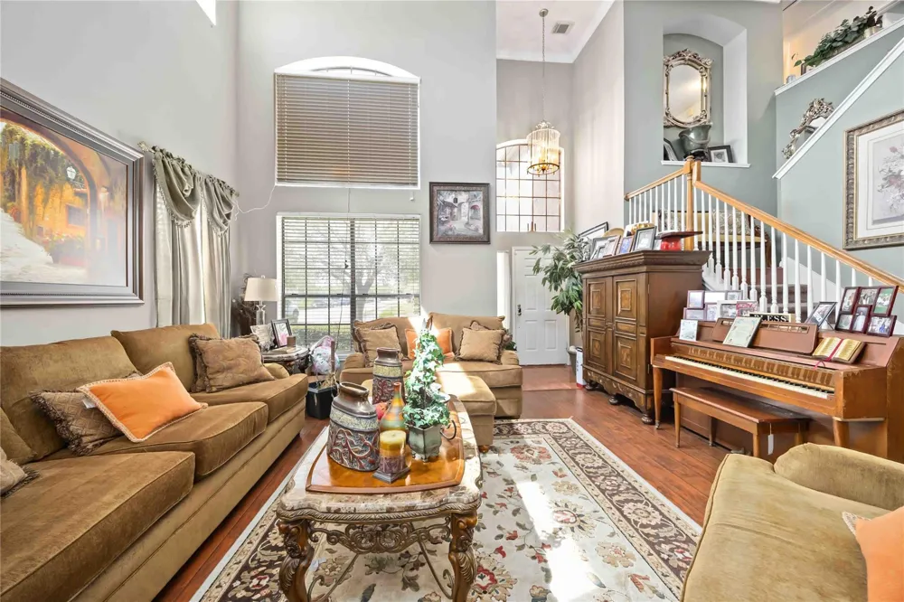 602 Beverly Circle Stafford, TX 77477