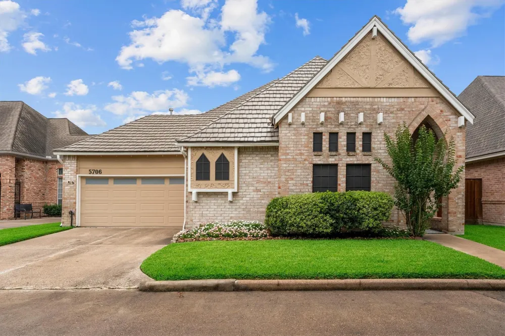 5706 Glen Mist Lane Houston, TX 77069