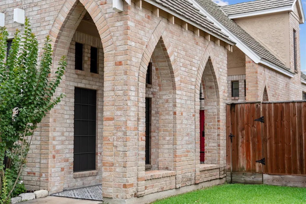 5706 Glen Mist Lane Houston, TX 77069