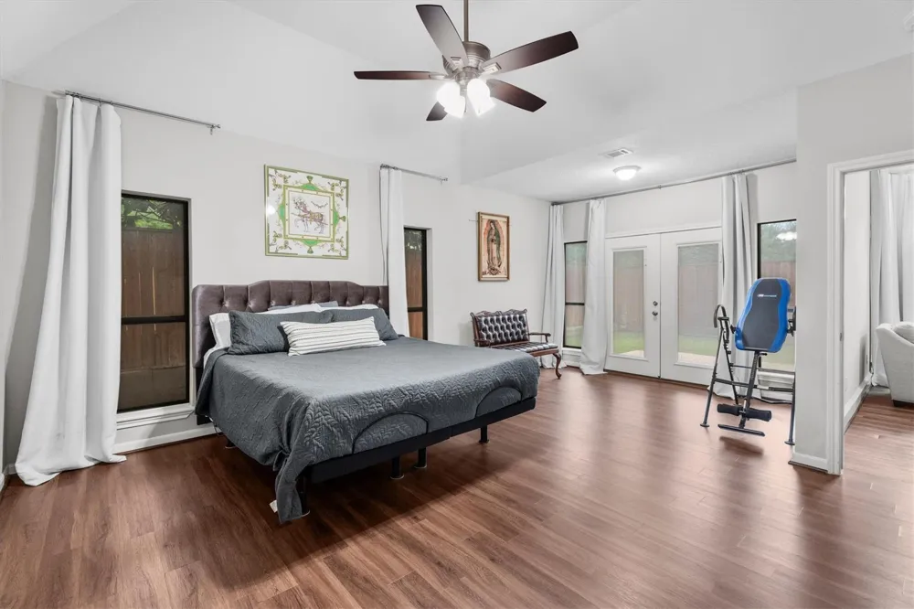 5706 Glen Mist Lane Houston, TX 77069