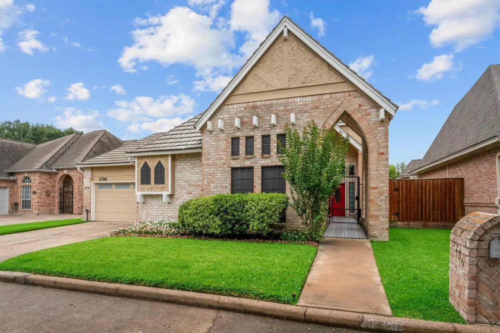 5706 Glen Mist Lane Houston, TX 77069