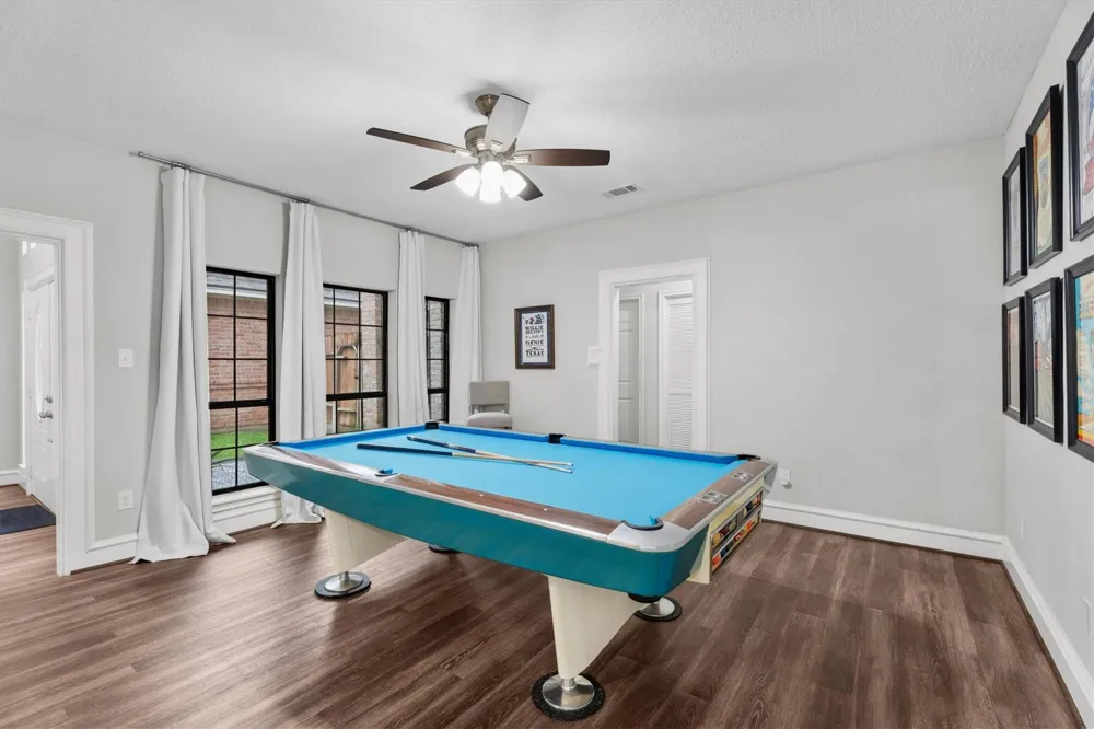5706 Glen Mist Lane Houston, TX 77069