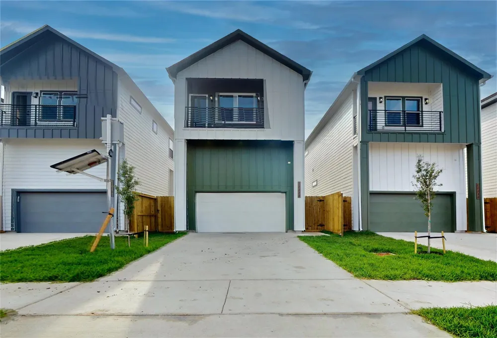 12242 Kirkgard Houston, TX 77045