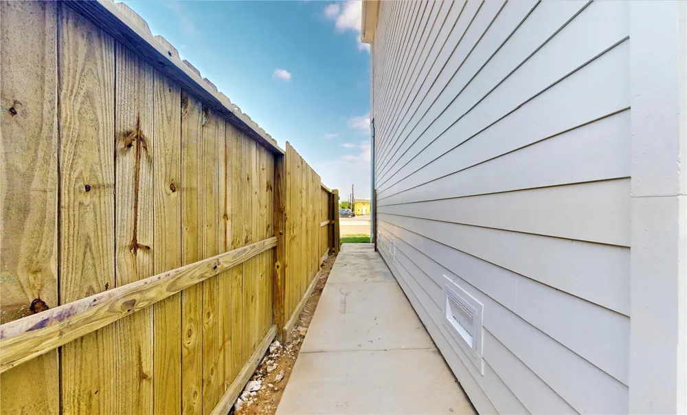 12242 Kirkgard Houston, TX 77045