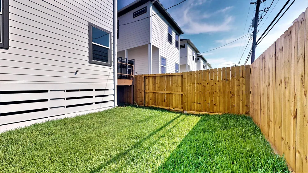 12242 Kirkgard Houston, TX 77045