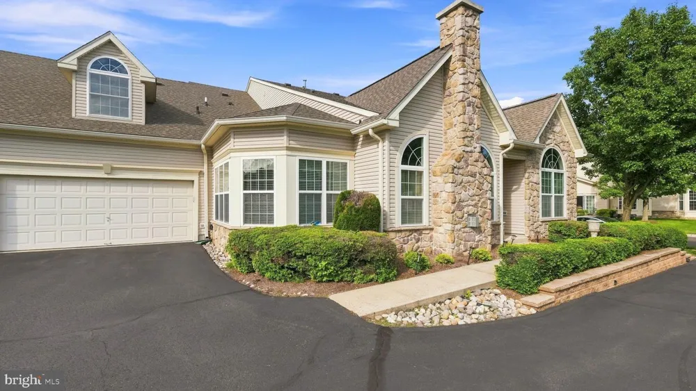 102 VILLA DRIVE #225 Warminster, PA 18974
