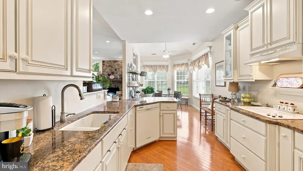 102 VILLA DRIVE #225 Warminster, PA 18974