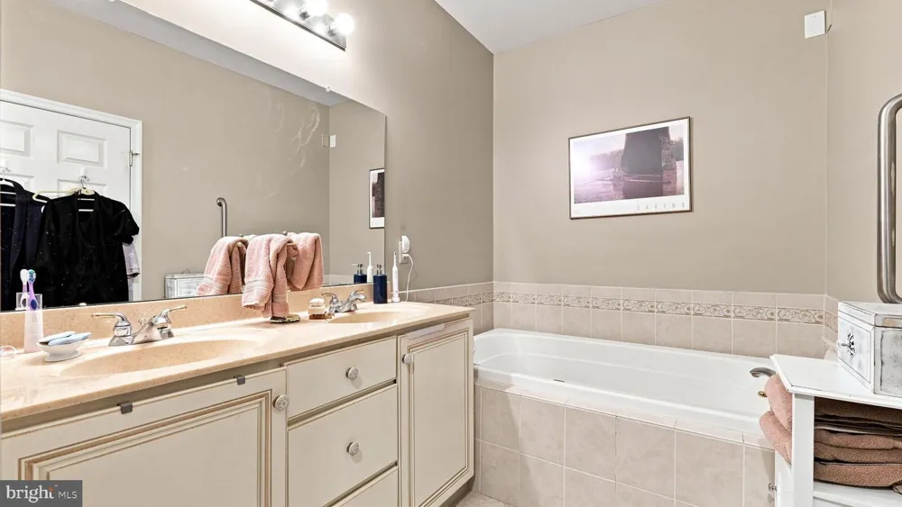 102 VILLA DRIVE #225 Warminster, PA 18974