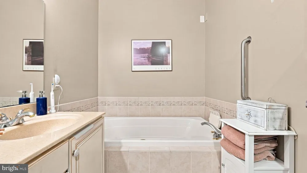 102 VILLA DRIVE #225 Warminster, PA 18974