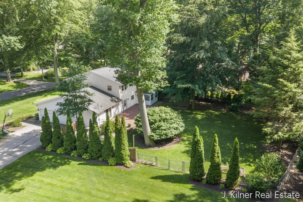 1408 Seminole Drive Holland, MI 49424