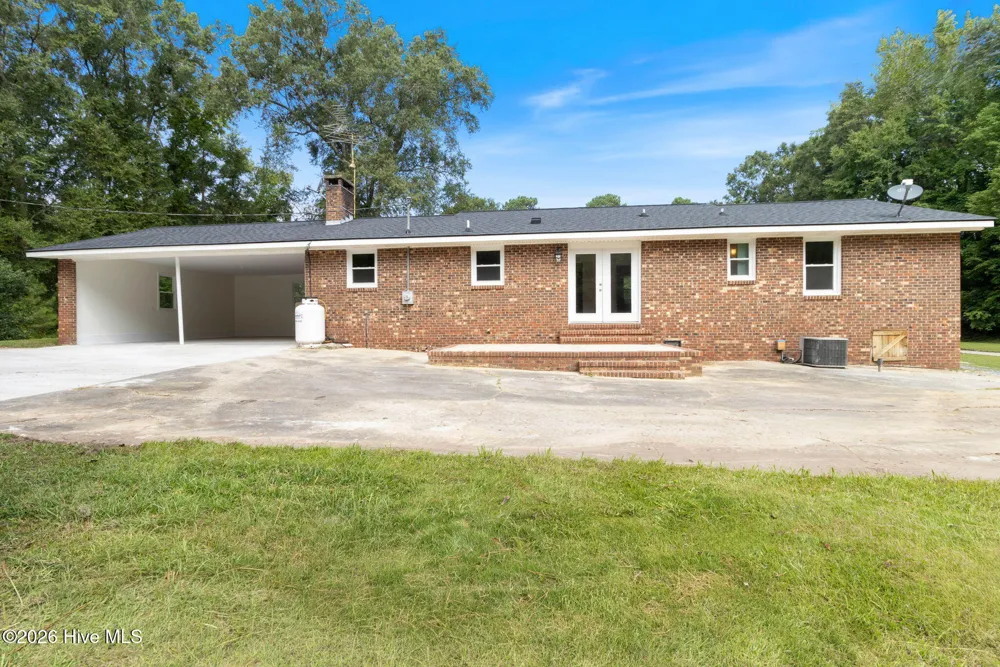 353 Gibson Dairy Road Elizabethtown, NC 28337
