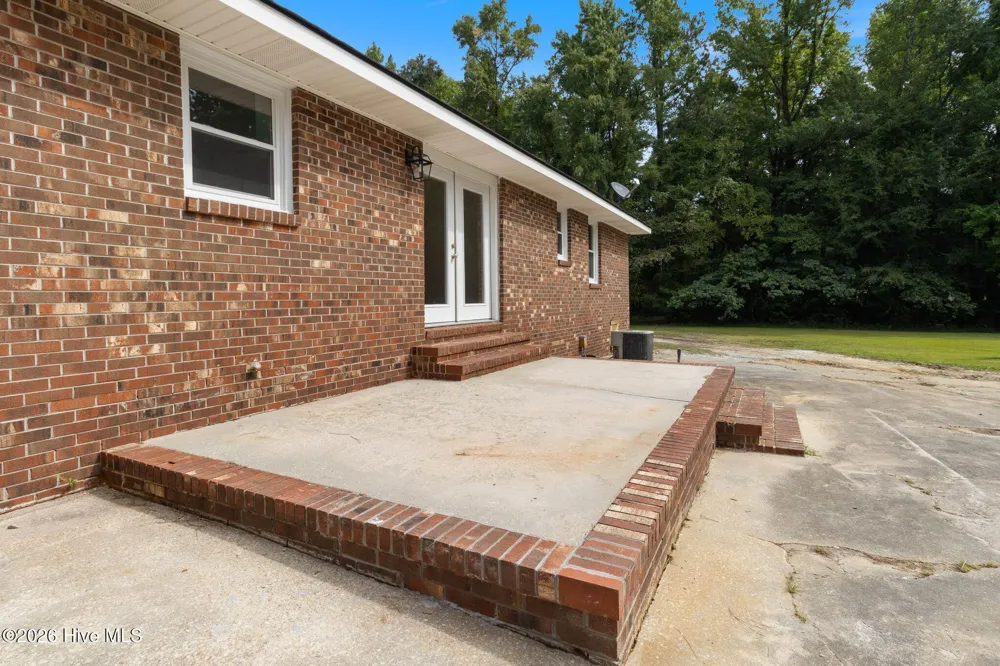 353 Gibson Dairy Road Elizabethtown, NC 28337