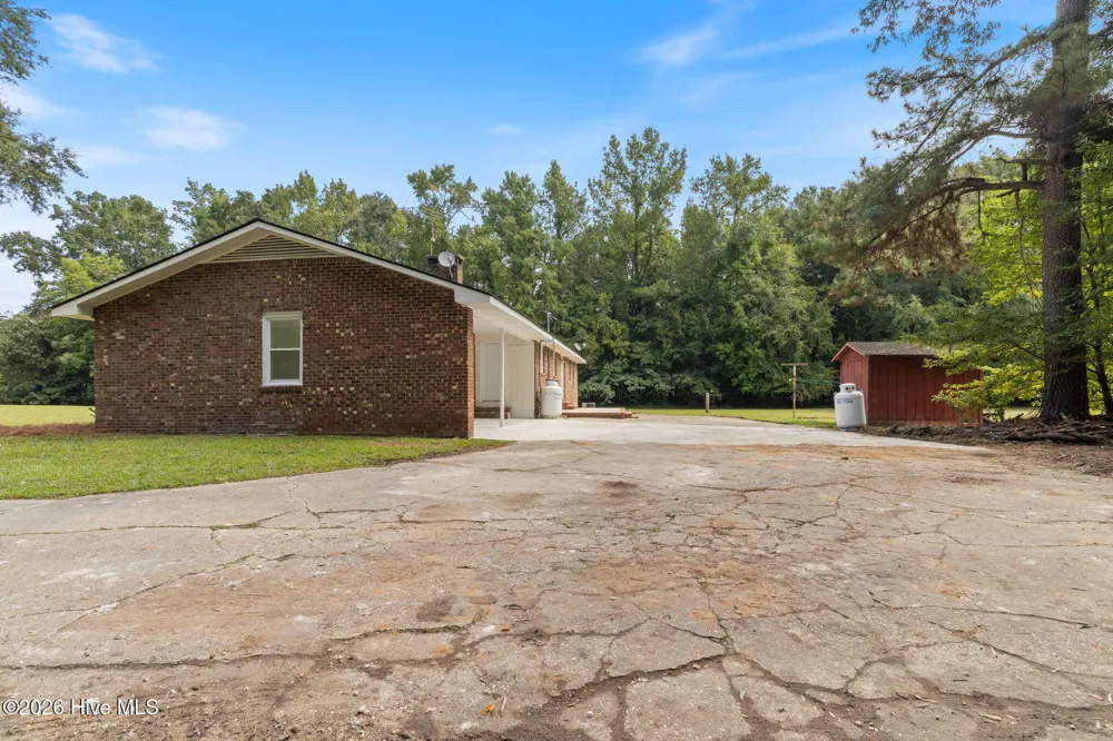 353 Gibson Dairy Road Elizabethtown, NC 28337