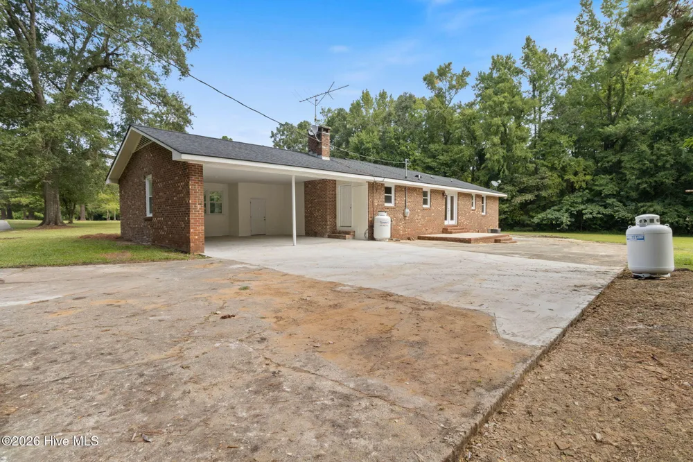 353 Gibson Dairy Road Elizabethtown, NC 28337