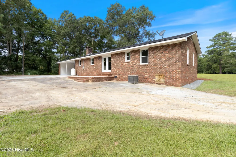 353 Gibson Dairy Road Elizabethtown, NC 28337