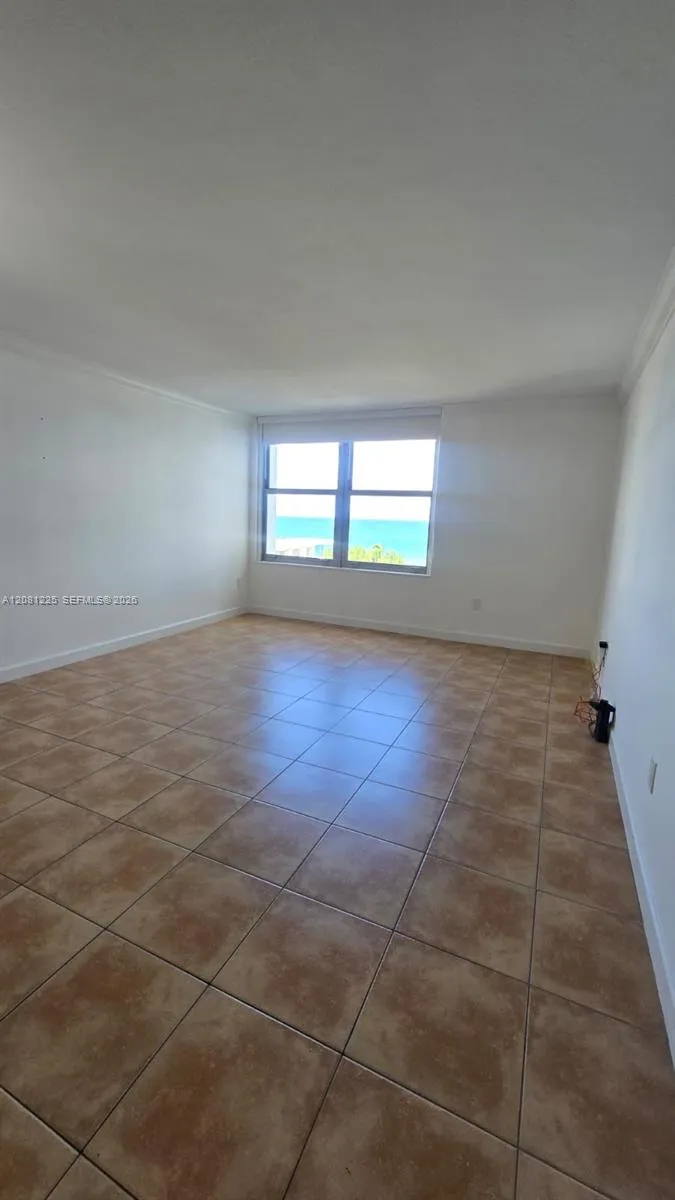2899 Collins Ave #1005 Miami Beach, FL 33140