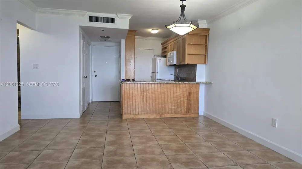 2899 Collins Ave #1005 Miami Beach, FL 33140